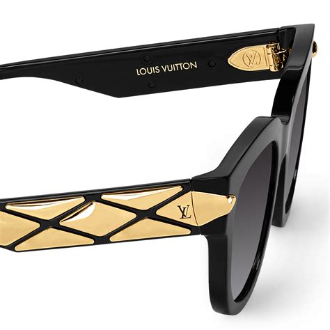 Products by Louis Vuitton: LV Malletage Round Sunglasses.